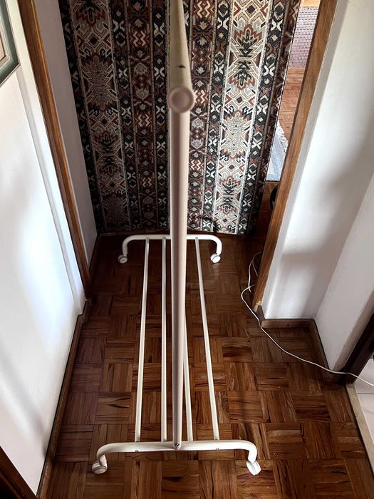 Suporte para cabides - branco metal