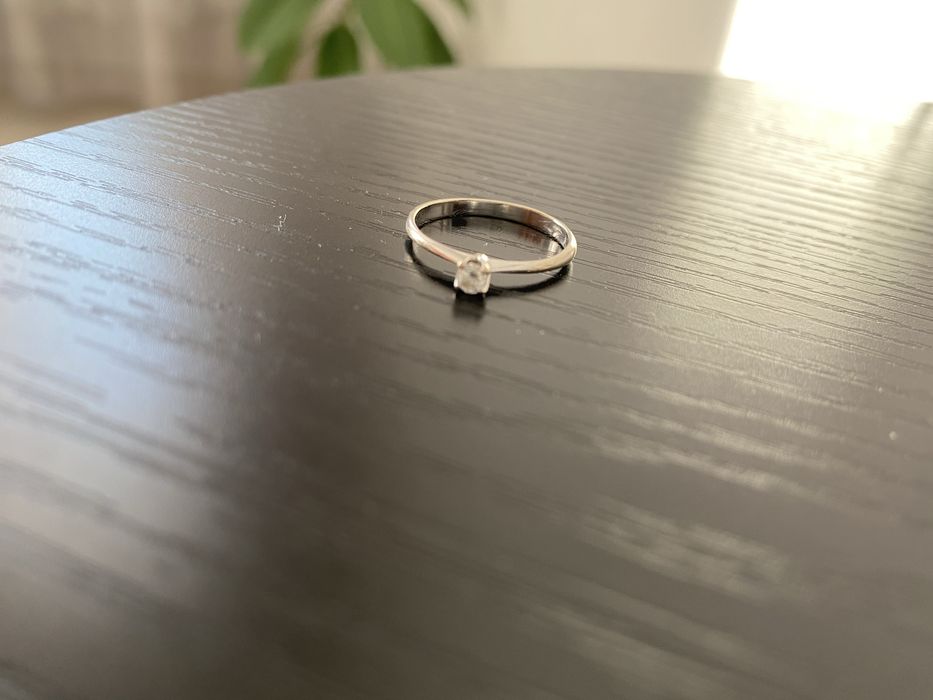 Каблучка з дімантом Sova з білого золота