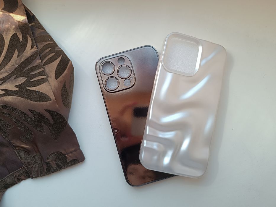 Два чохли на iPhone 15 pro max