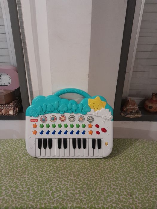 Vendo Piano FISHER PRICE para Criança a pilhas muito bonito como novo