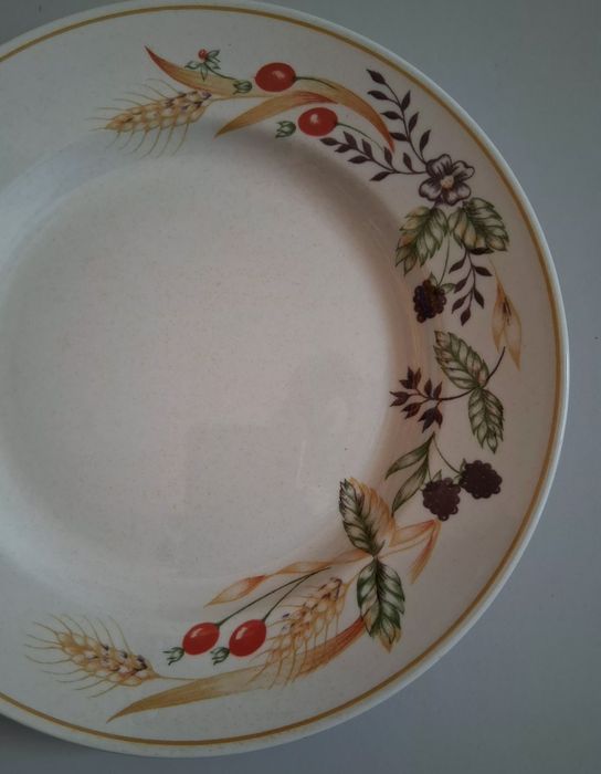 Prato Raso Churchill England - VINTAGE