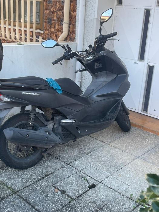 PCX disponivel para aluguel