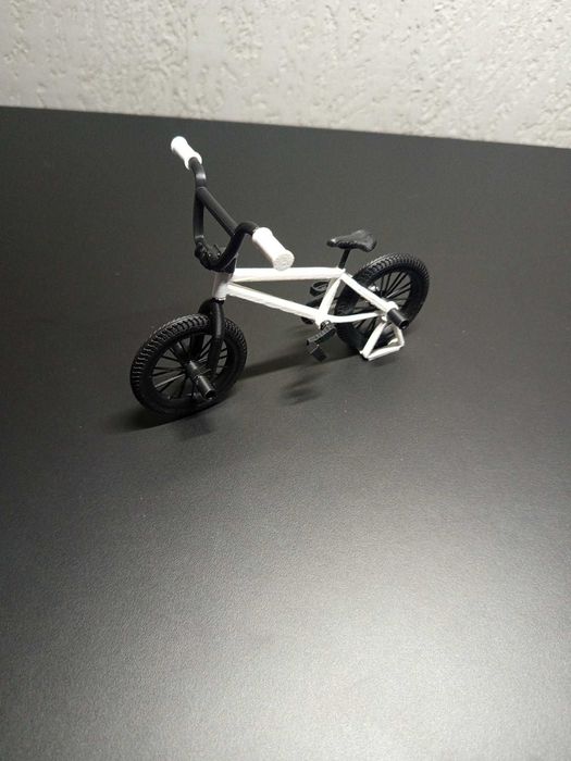 1:9 Model BMX Rower