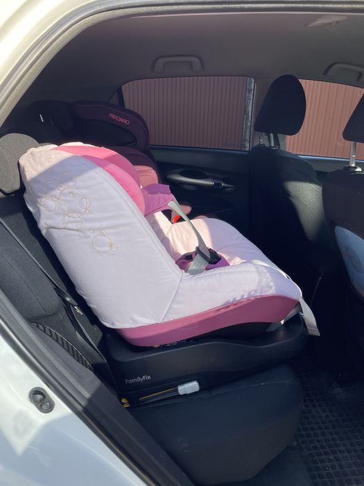 Дитяче автокрісло  Maxi Cosi Pearl вживане + База( Самбір)