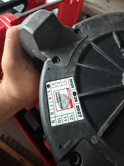 Niwelator Hilti PR 2 HS zewtaw baterie ladowarka statyw łata