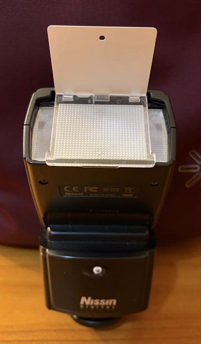 Nikon D5000, mochila, 3 objetivas para Nikon, flash Nissin  Sppedlite
