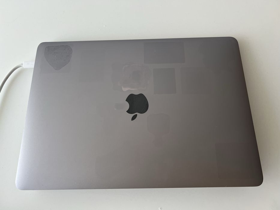 MacBook Pro 13” A2159 2019 avariado / para peças