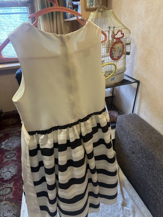 Продам сукню для дівчинки