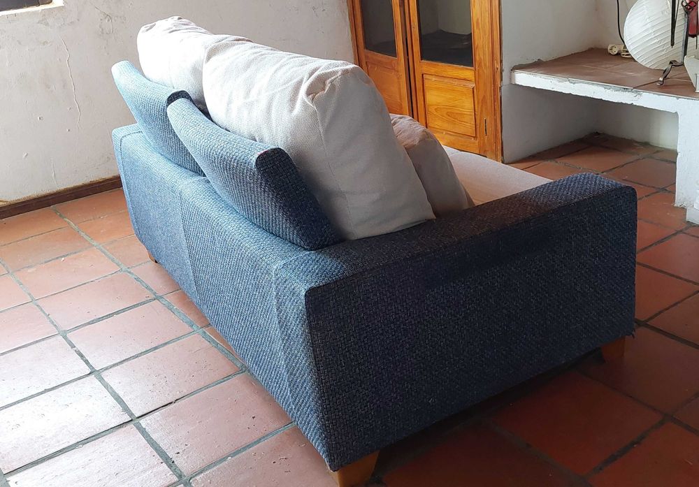 Sofá elegante 3 lugares