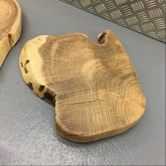 Fatias de Tronco Teca Maciça Teak Slabs - NOVO by OVO Home Design