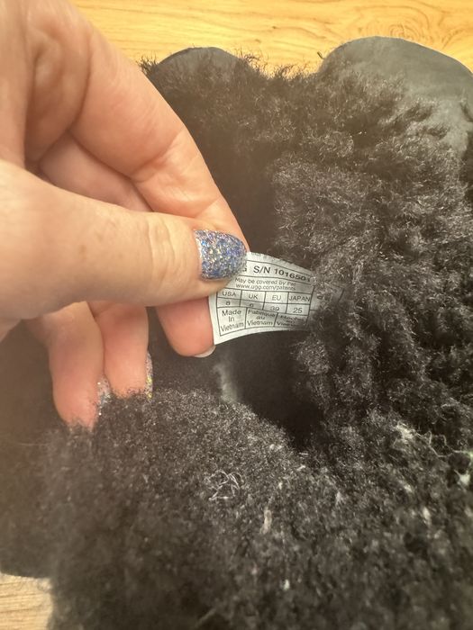 Botki śniegowce UGG czarne roz. 39 – wada z tyłu, oryginalne