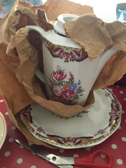 Leiteira com prato, tipo Limoges