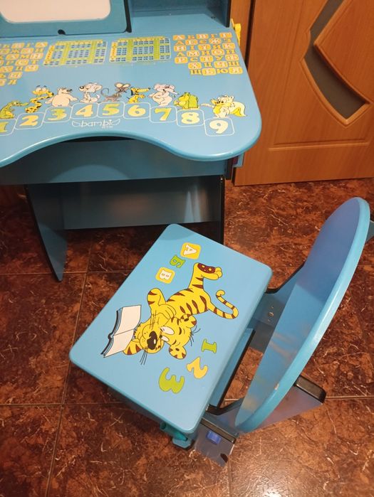 Продам парту со стульчиком