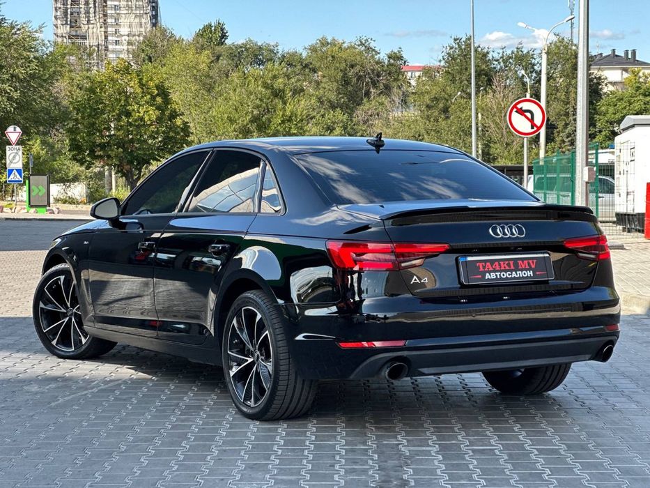 Продам Audi A4 Premium 2016