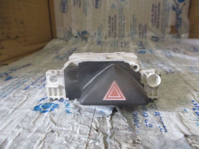 Button / Switch, 4-Way Flasher for FORD Focus I Sedan (DFW)