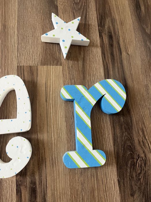 Napis na ścianę do pokoju styrodruk Oliwier do przyklejenia