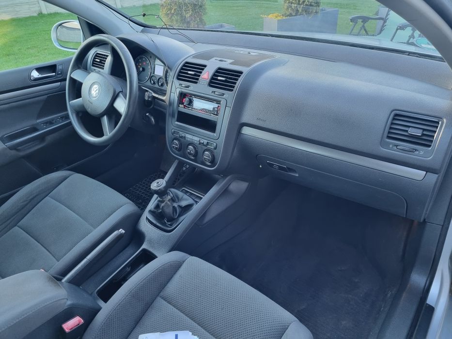 Golf 5 rok 2004- 1.6 FSI Bogata wersja
