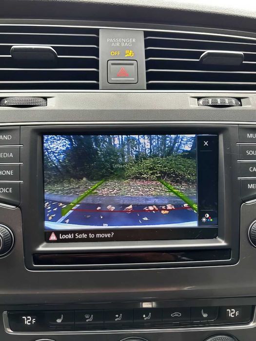 Volkswagen e-Golf SE      2016