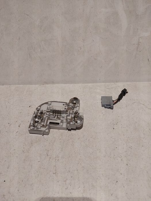 Ford mondeo mk4 kombi prawy tylny wkład lampy w klape bagażnika  lampa