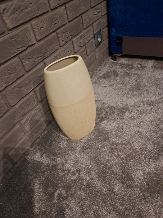 Wazon ozdobny beżowy