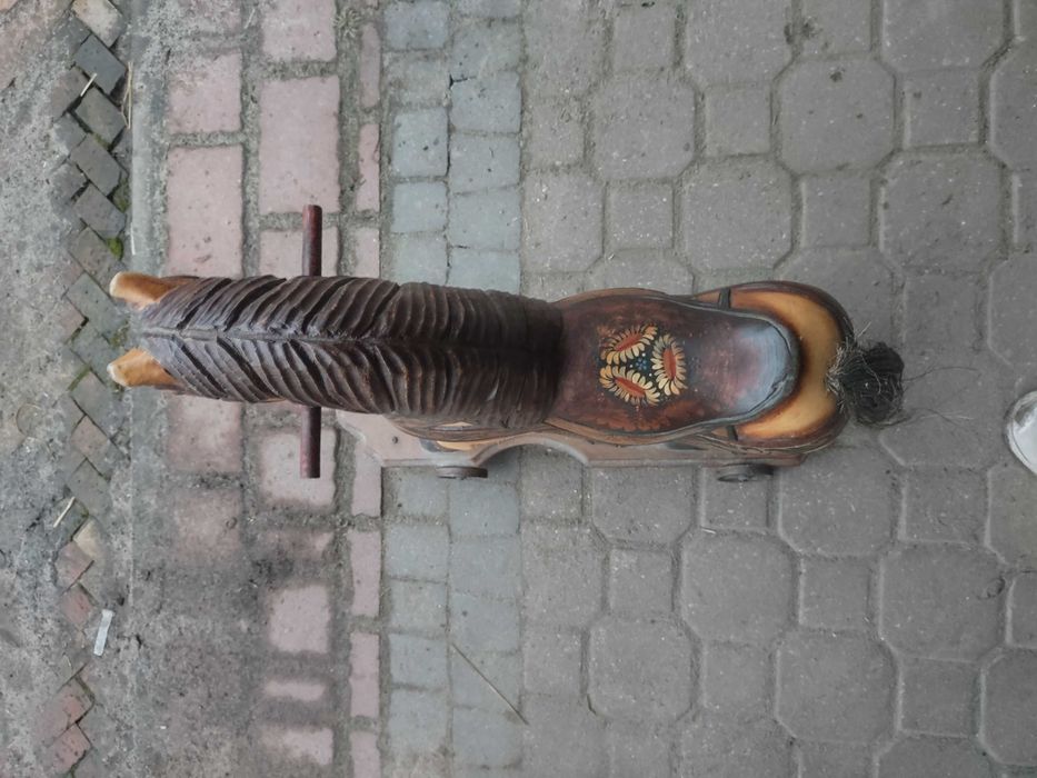 Stary Koń drewniany z karuzeli