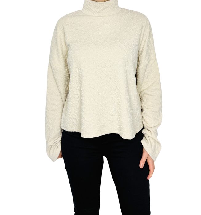 Kremowa bluzka z wysoką stójką S 36