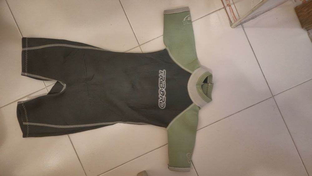 Kit de Praia / Natação Infantil • Fato de Neoprene Tribord + Prancha Bodyboard