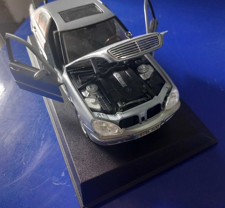 Miniatura mercedes escala 1.18 da maisto