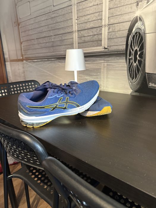 Buty ASICS GT-1000