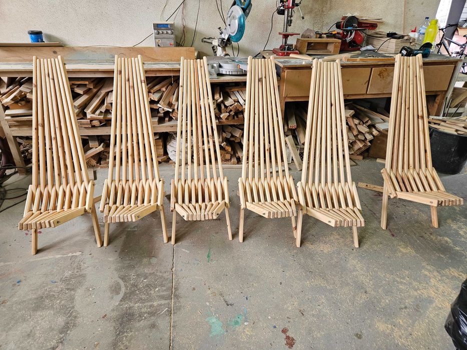 Cadeiras em pinho natural com velatura (40x80x110cm)