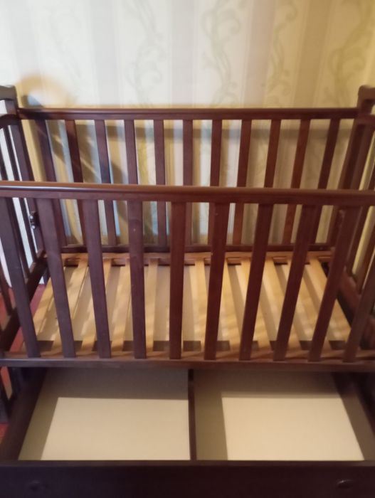 Продам детскую кроватку