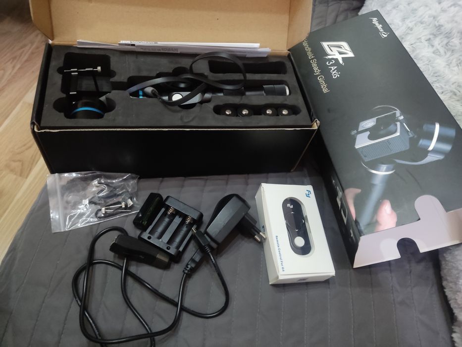 Handheld steady gimbal 3 Axis feiyutech z akcesoriami