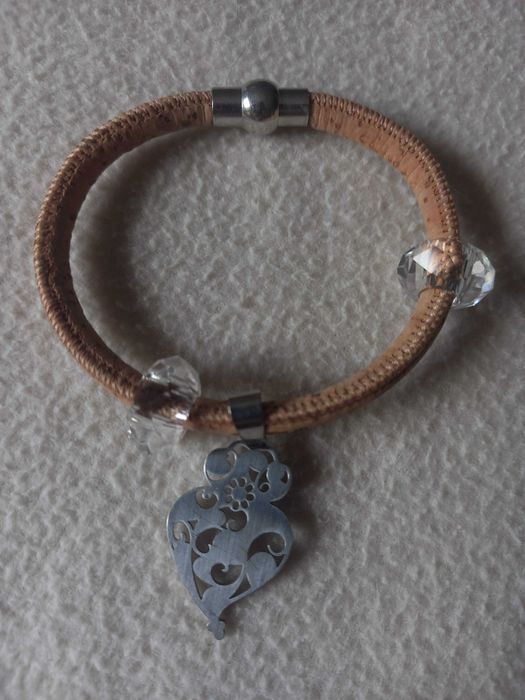 Colar e pulseira em cortiça-Novo