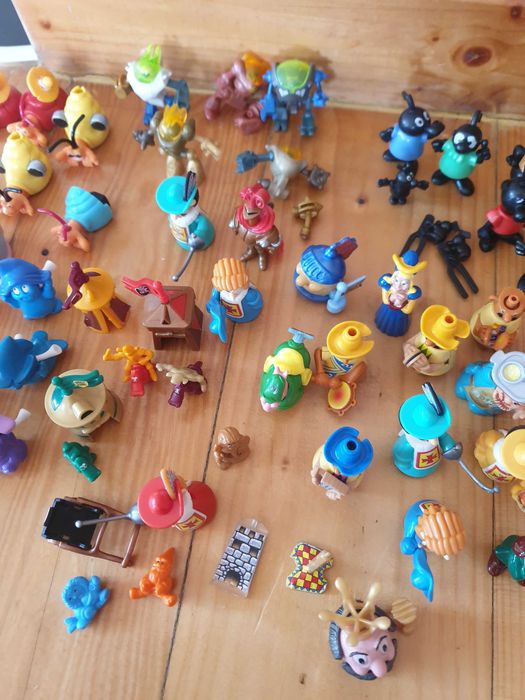 Zabawki Kinder Rycerze, Roboty
