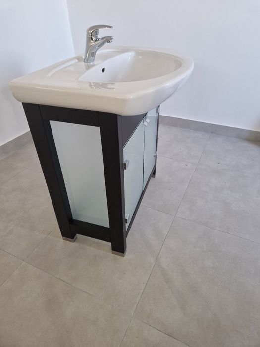 Szafka z umywalką  Koło  i baterią Ferro