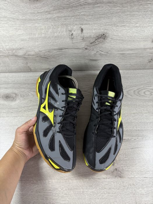 Mizuno Wave Phantom чоловічі кросівки 46 розмір