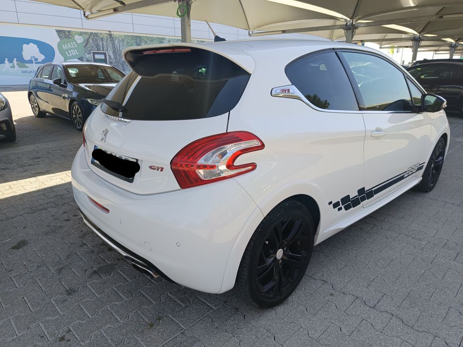 Peugeot 208 GTI 2013