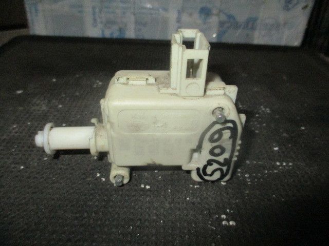 Pistola do depósito de combustível VOLKSWAGEN Polo (6N)