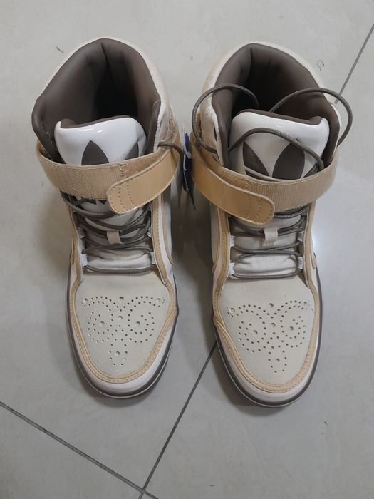 Продам кросівки adidas