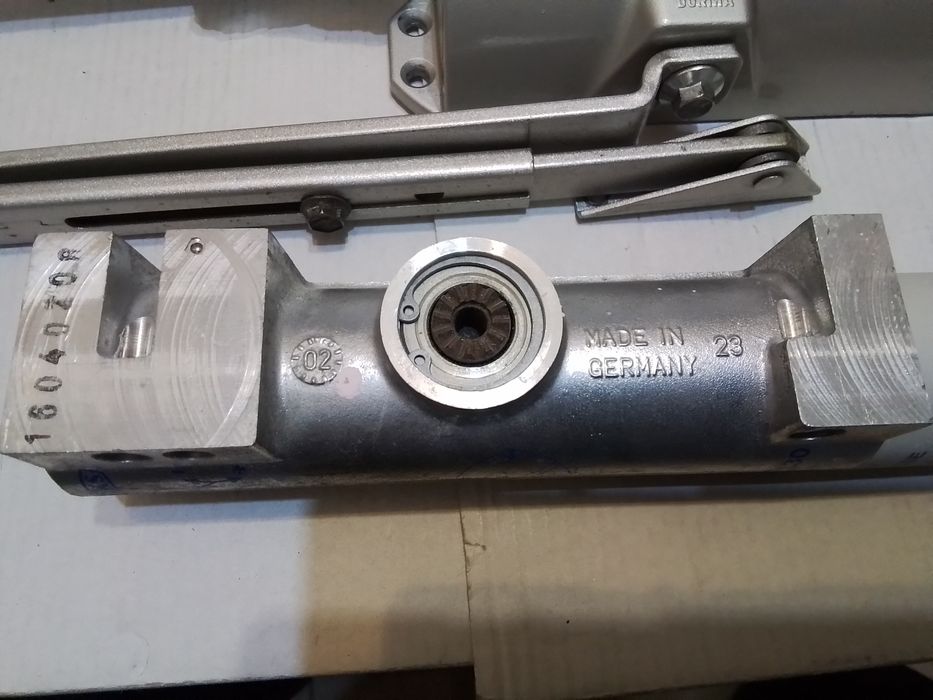 продам дверной доводчик не китай