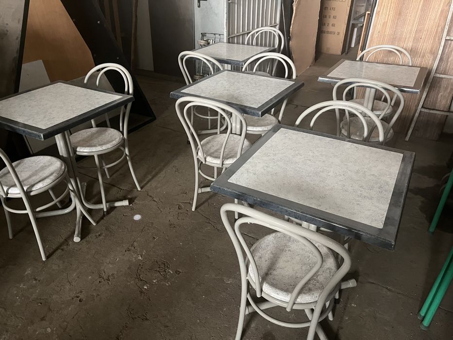 Mesas e cadeiras conjunto de 5 mesas e 10 cadeiras