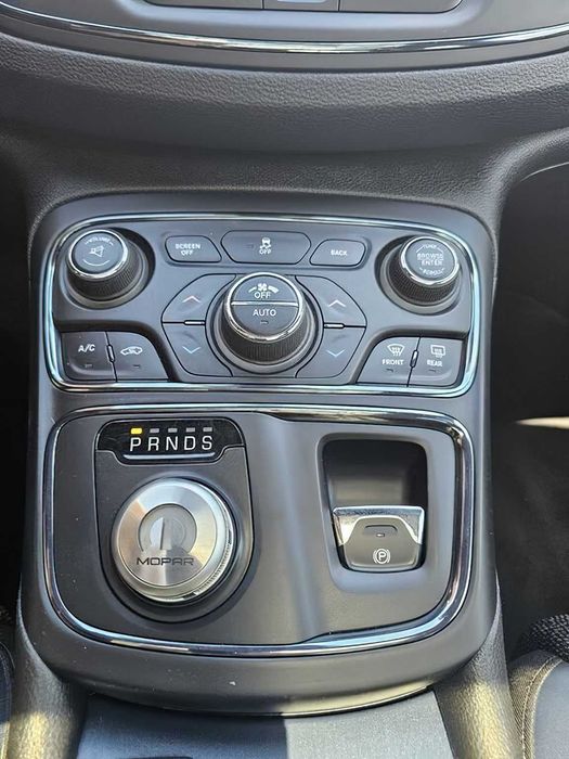 Chrysler 200 S      2015