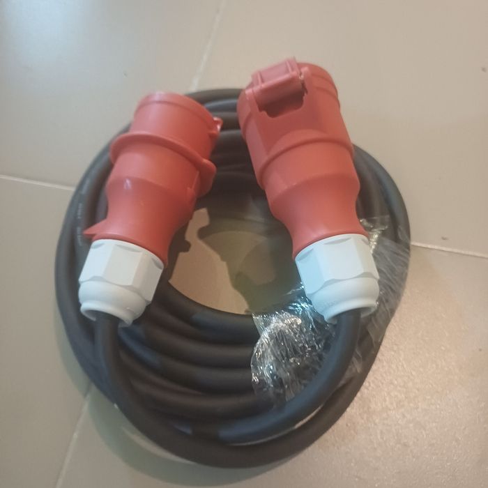 Подовжувач трифазний