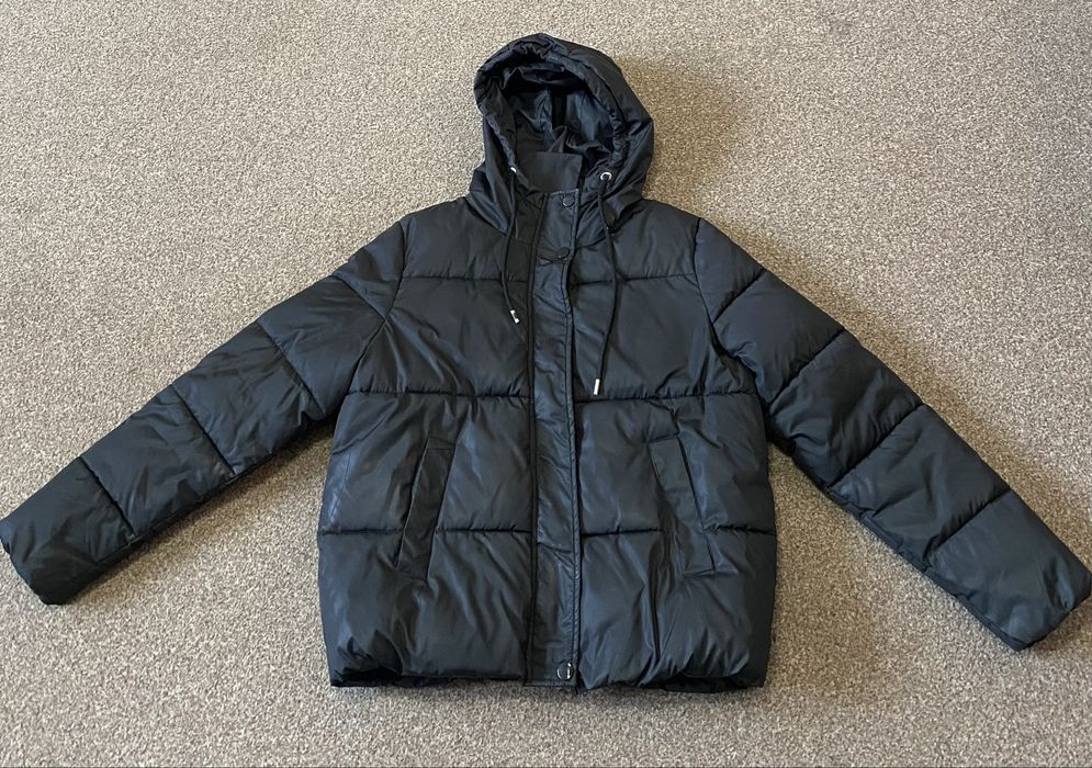 Czarna kurtka przejściowa