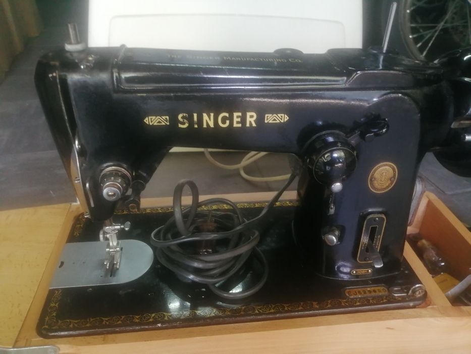 Maquina costura Singer a funcionar Antigo