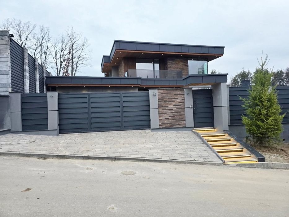 Будинок 280 м2 басейн сауна гараж  2 авто с. Ходосівка поруч Лісники