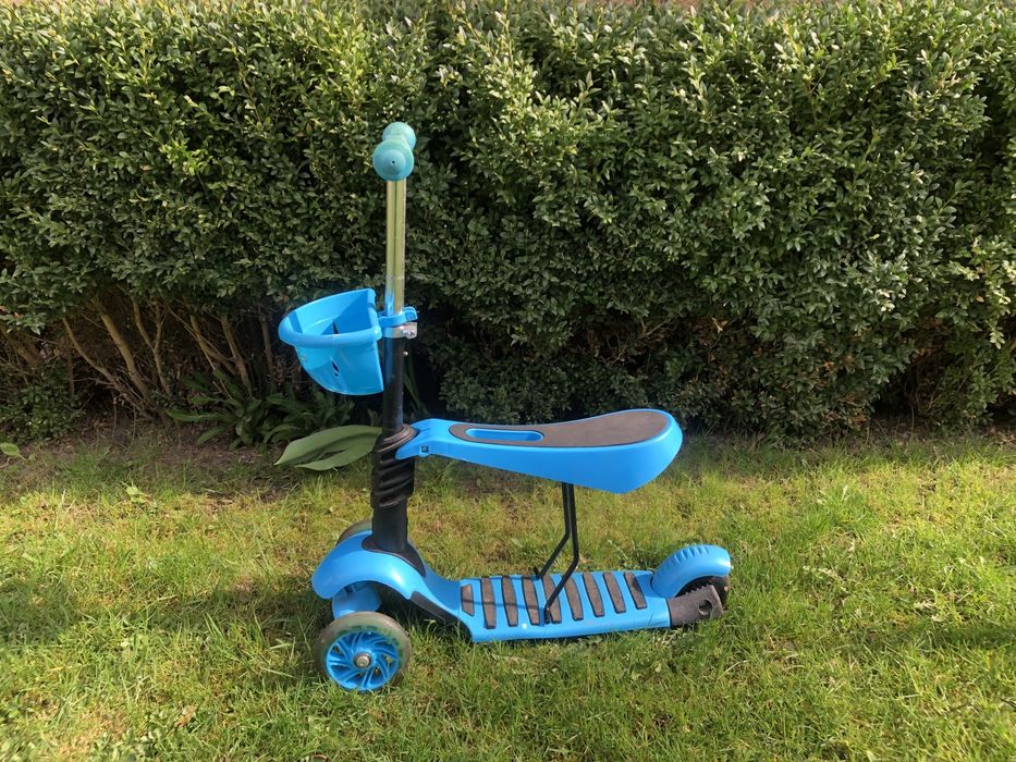 Hulajnoga trójkołowa