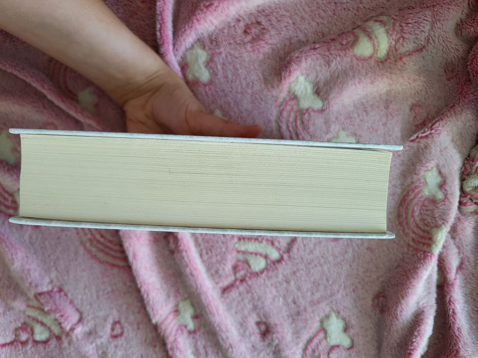 V.E. Schwab - Mroczna krypta (seria archiwum)