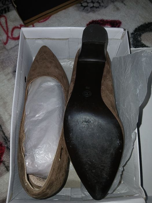 Sapatos de salto alto