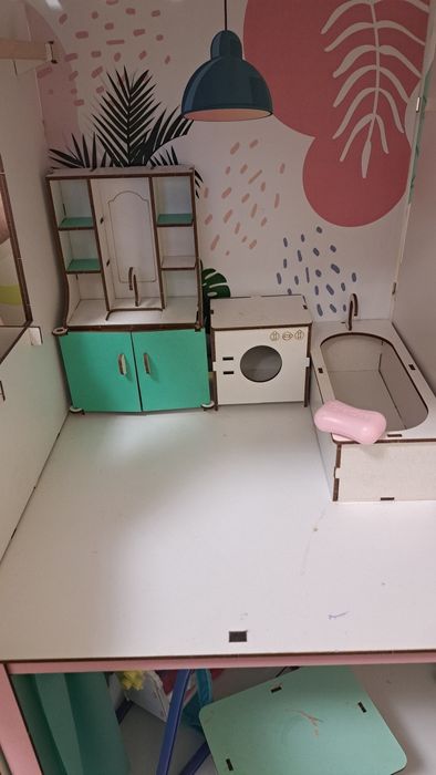 Ляльковий будинок з меблями